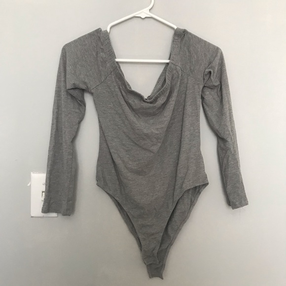 Fashion Nova Off Shoulder Heather Grey Bodysuit. - Picture 4 of 10